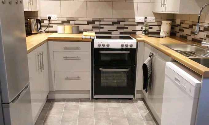 Kidwelly Casa | 3br-sleeps6-petsok-off Road Parking-garden