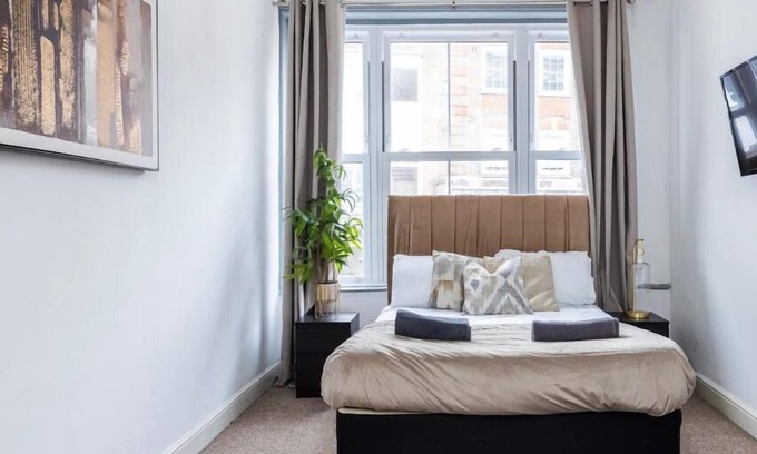 Chelmsford Casa | Huge & Modern 3BR Home HIGH STREET LOCATION by Luxiety Stays