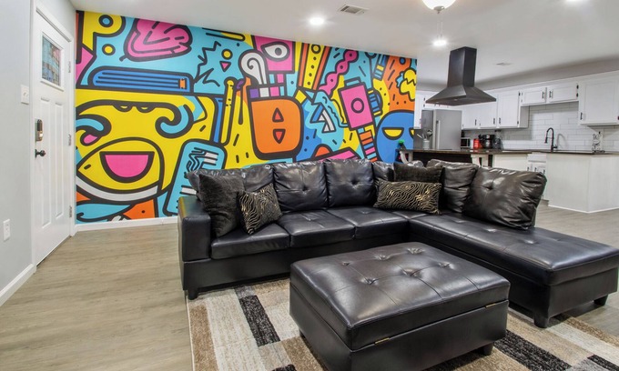 Russellville Casa | 3BR Stylish Home In The Heart Of Russellville Great For Long Stays
