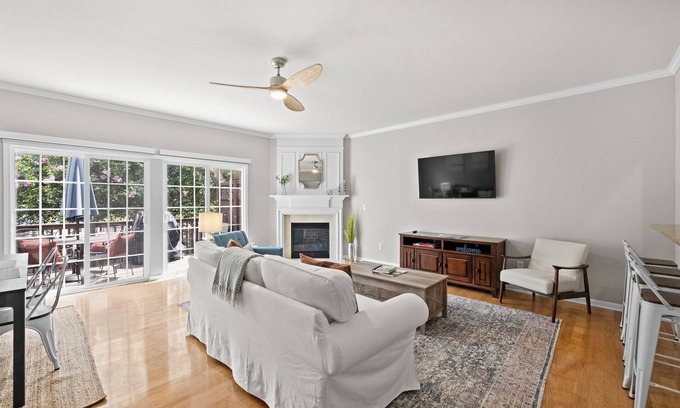 Charlotte Casa | 3BR Townhome Quiet Family Area in South Park w/ Balcony, BBQ, Work Space, & WiFi