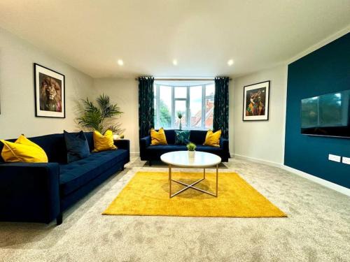 Westbourne Apartamento | 3BR Westbourne Delight - Near Beach & Bournemouth!