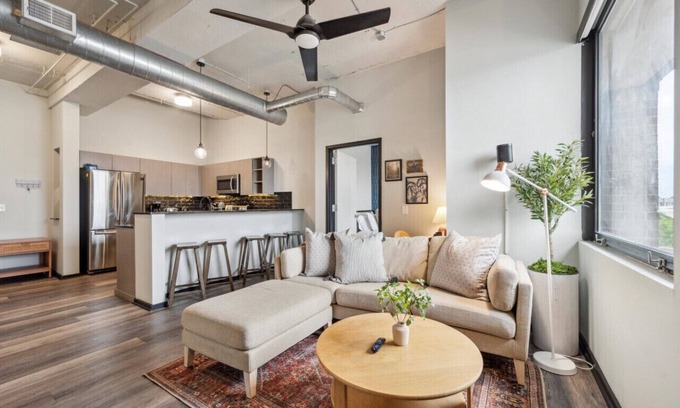 Fairmount Apartamento | 3BR with Gym, Game Rm, Rooftop | The Chestnut Apt