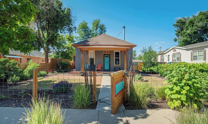 Florence Casa | 3BRM Stylish Mid-Century Escape | Near Royal Gorge
