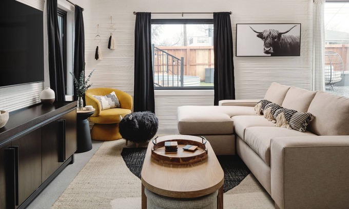 MLK Casa | 3D Printed House | 4BD 4BA | Cowboy Pool - 10 Minutes From 6th Street