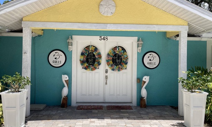 Ozona Apartamento | 3Gulls Inn Ozona3-Boutique Hotel-SwimSpa-King Suite-Full Kitchen-Pets Stay Free