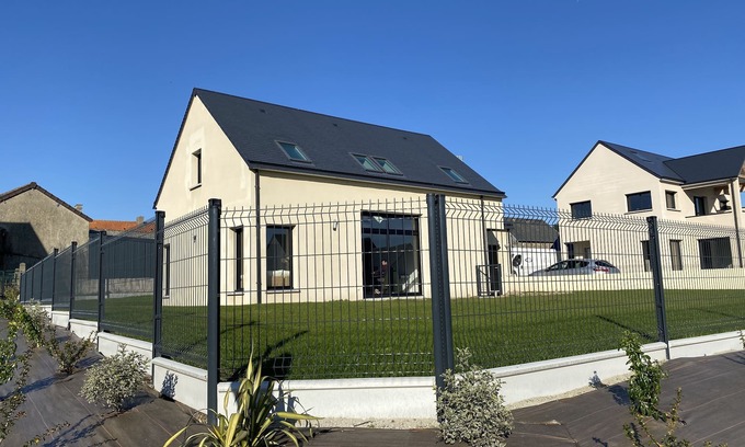 Tourville-sur-Sienne Casa | 3kms from the beaches and the seaside resort of Coutainville centered in the 50