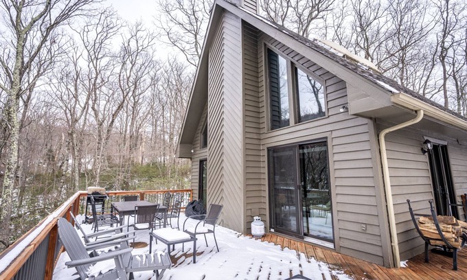 Laurel Ridge Chalet De Esquí | 3min to Ski! Mntn View Fireplace 55"TV w/ Disney+