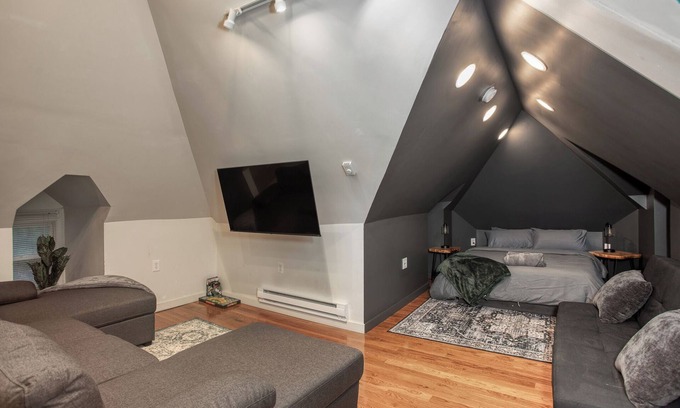 Squirrel Hill Apartamento | 3min>Walnut:UPMC Shadyside:3min>CMU:Full Kitchen
