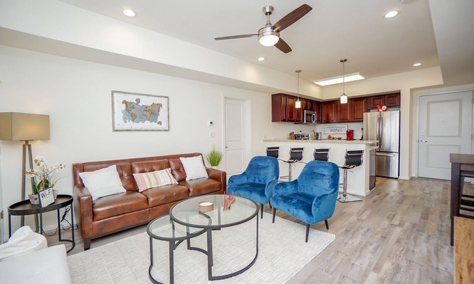Katy Condominio | 3N| Charming Private Condo Unit| Unique Gated Complex