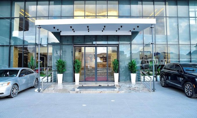 Ofin Hotel | 3pple M Continental Hotel & Suites