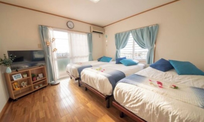 Tokeshi Hotel | 3rd and 4th floors Ocean view Westernstyle triple room Room only / Nakagami-gun Okinawa