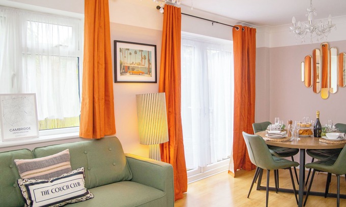 Sawston Apartamento | 3x Bed Elegant Home with Parking