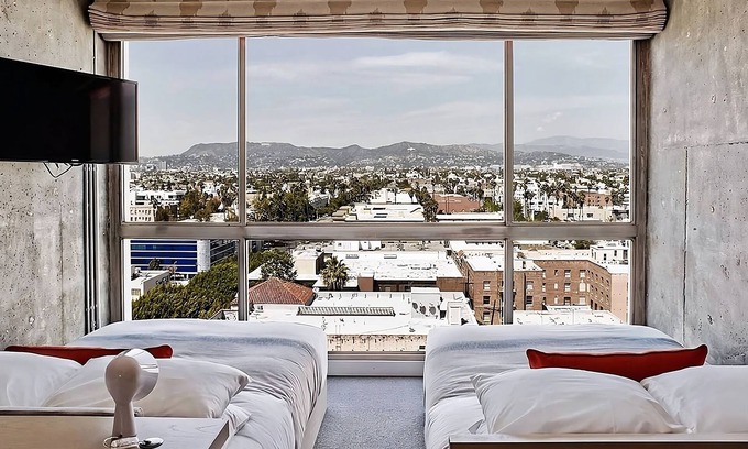 Wilshire Center Casa | 3x Hollywood Hills View Double Double Rooms at The LINE Hotel Los Angeles!