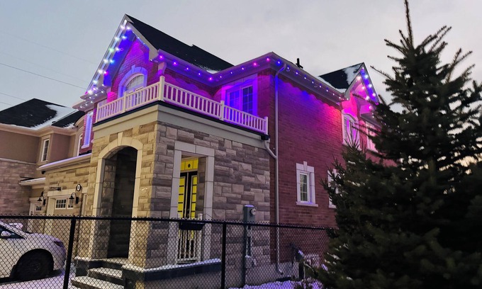 Pickering Casa | 4+2 Bedroom Full House, corner very private house with ravine view