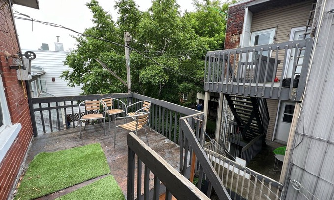 Saint-Jean-Baptiste Apartamento | 4,5 Tout Équipé au Côté dun Épicerie et 100 Mètres de la rue Saint Jean