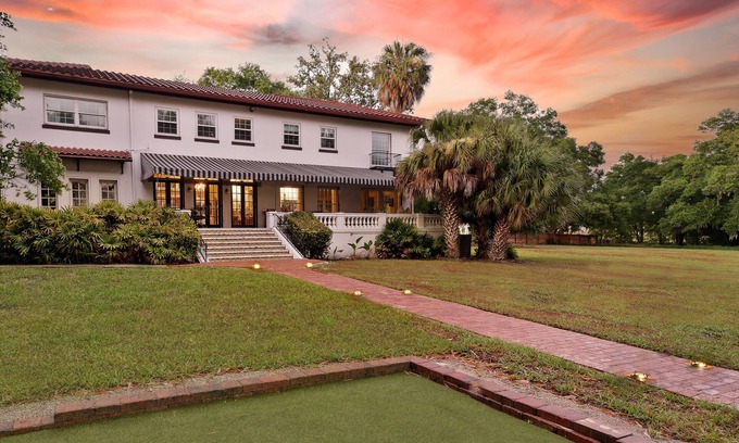 Fairvilla Casa | 4,800 sf Estate, Pool, Lake, Weddings and Events