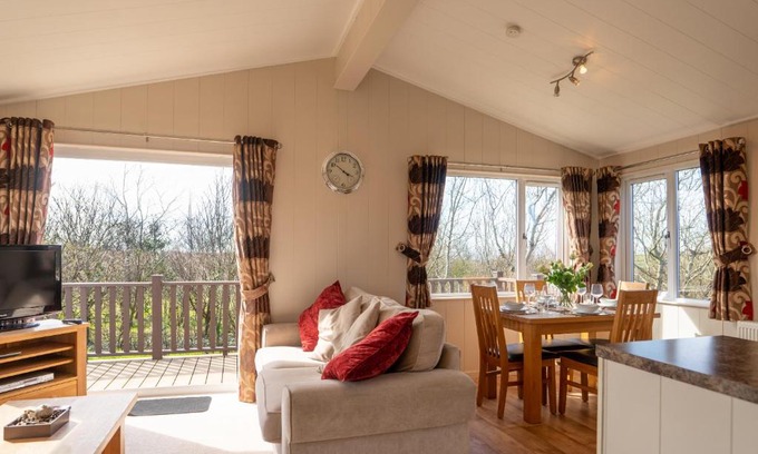 Mullacott Casa | 4 Atlantic Crescent Lodge - 2 Bed-Sleeps 4-TJS4AC