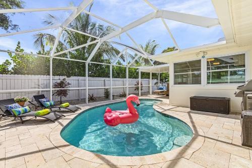 Central Naples Casa | 4 BDR Pool Tropical Naples Oasis