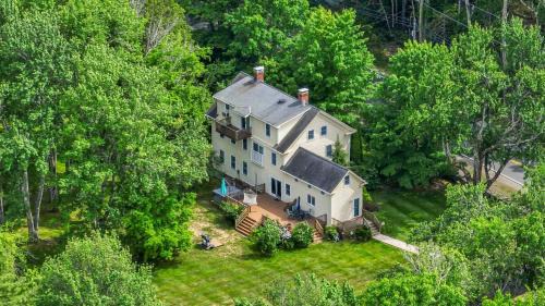 Wells Casa | 4 BDR with Private Hot tub Backyard and Deck