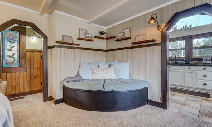 Cascade-Chipita Park Cabina | 4 Bdrm, Amazing Veiws, Minutes from North Pole