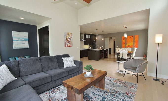 Harris Ranch Casa | 4 Bdrm Plus Office Niche in Southeast Boise Near Neighborhood Pool!