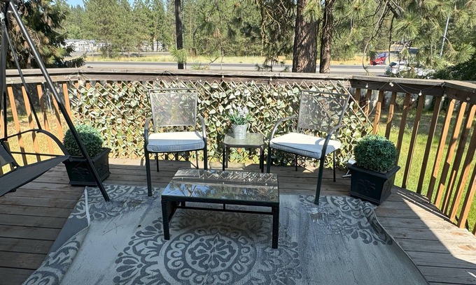 Fairwood Casa | 4-bed 2.5 bathroom in North Spokane with fitness room, WiFi, AC
