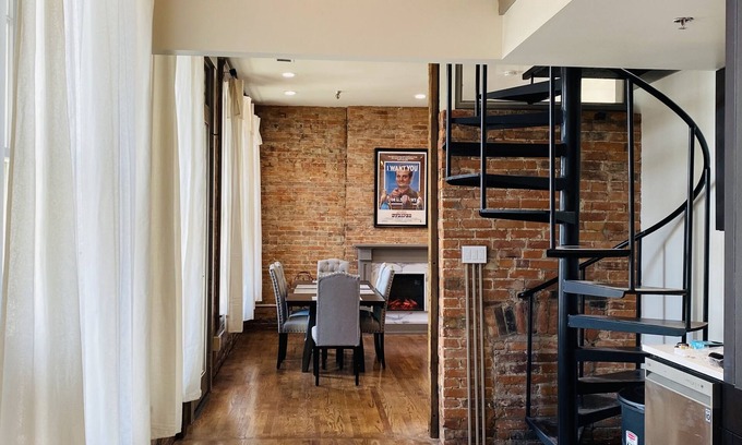 West Main Historic District Casa | 3 Bed, 3 Bath Loft in Downtown Louisville! Amazing River Views! Private Deck!