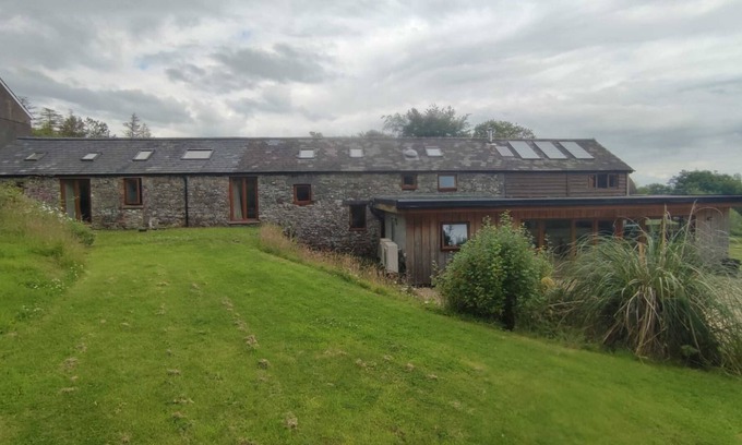 Golden Grove Casa | 4 bed barn, 2xSafari Tents, Pool-HotTub-Sauna 24px