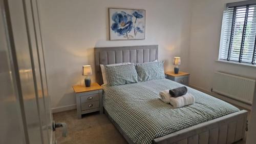 Peterborough Casa | 4-Bed Charming Pet-Friendly House w Garden