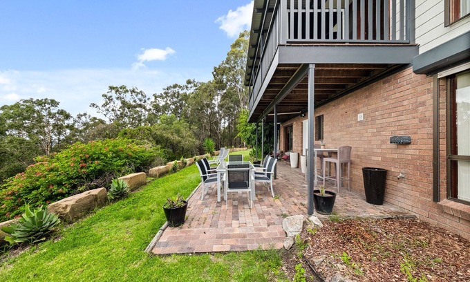 Mudgeeraba Casa | 4-Bed Hinterland Retreat with Gorgeous Views