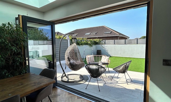 Portrush Casa | 4 bed house available for 2025 Portrush Open