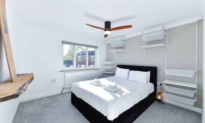 Clifton Casa | 4 Bed House Near Nottingham