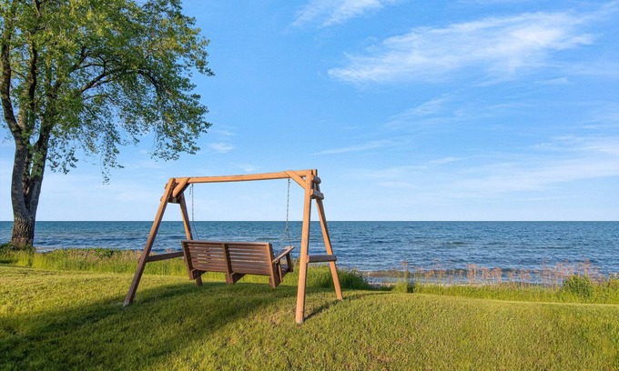 Belgium Cabina | 4 bed house on the shore of Lake Michigan