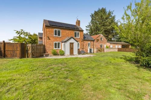 Whitchurch Casa | 4 Bed in Bronington oc-g32599