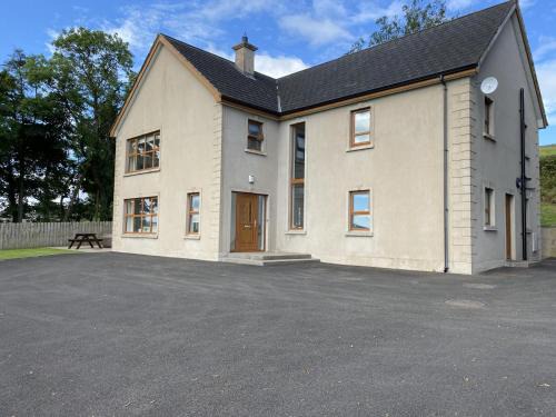 Ballymena Casa | 4 Bed in Glenarm oc-ii15925