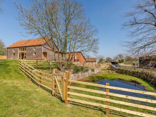 Moreton Casa | 4 Bed in Ledbury 60200