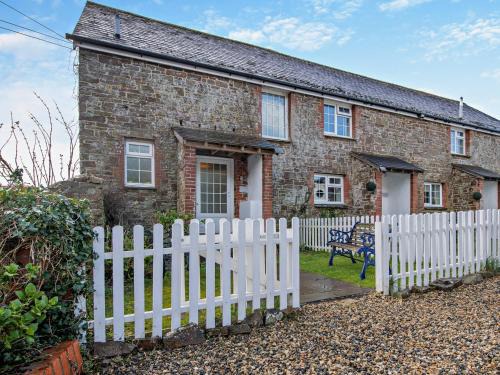 Westleigh Casa | 4 Bed in Westward Ho 46840