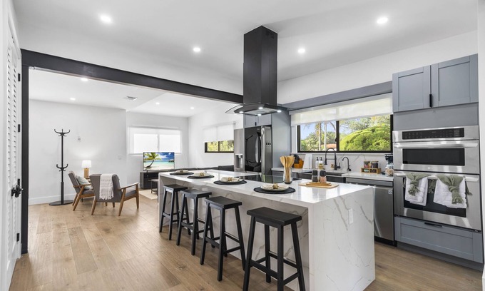 Coral Terrace Casa | 4 Bed Private Miami Home