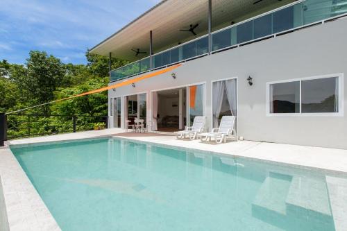 Chaloklum Villa | 4 bed rooms sea view villa with pool