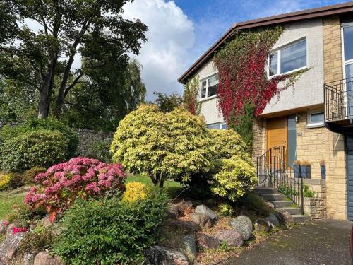 Broughty Ferry Casa | 4-Bed Seaside Dream House - Sleeps 8 & Parking