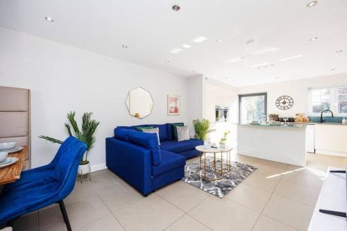 Brunel Casa | 4 Bed Townhouse in Uxbridge Ideal For Families or Contractors By AV Stays Short Lets