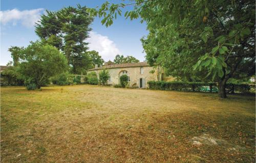 Saint-Germain-de-la-Riviere Casa | 4 Bedroom Beautiful Home In St Germain