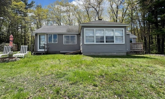 Sebago Casa | 4 bedroom 1 bath. Large Yard, Short walk to public beach.