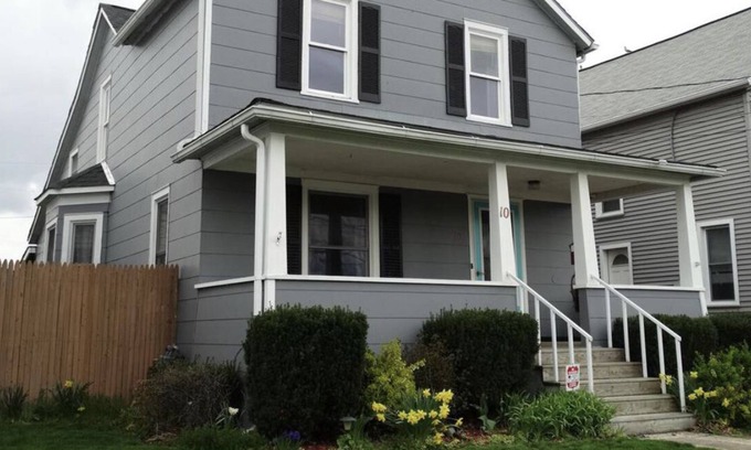 Riverside Casa | 4 Bedroom, 2 bath. Sleeps 4-6. Great location for finger lakes/Corning vacation.