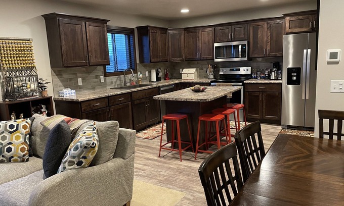 Buffalo Ridge Casa | 4 bedroom 3 1/2 bathroom townhouse in NW Sioux Falls. Sleeps up to 12 people.