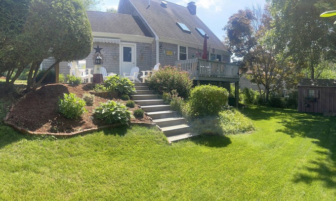 Yarmouth Port Casa | 4 Bedroom 3 Bath Colonial in Yarmouth Port Sleeps 8