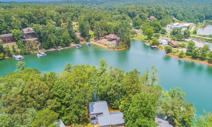 Blairsville Casa | Mountain Retreat Panoramic Lake Views Private Dock