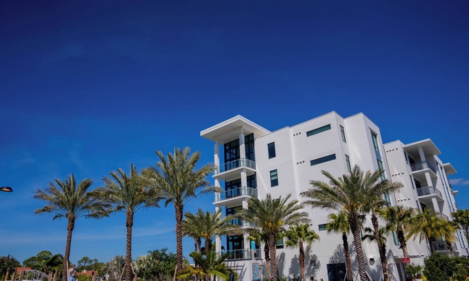 Florida Central Atlantic Coast Complejo | Evermore Bayfront Haven: 4-Bedroom Retreat