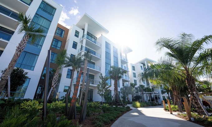 Florida Central Atlantic Coast Complejo | Boardwalk Bliss: 4BR Flats with Scenic Views