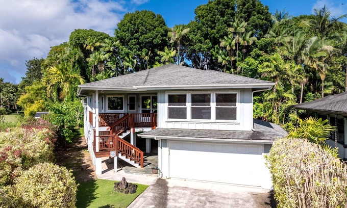 Hanalei Casa | 4 Bedroom A/C home in Hanalei. Walk to shops & the beach!